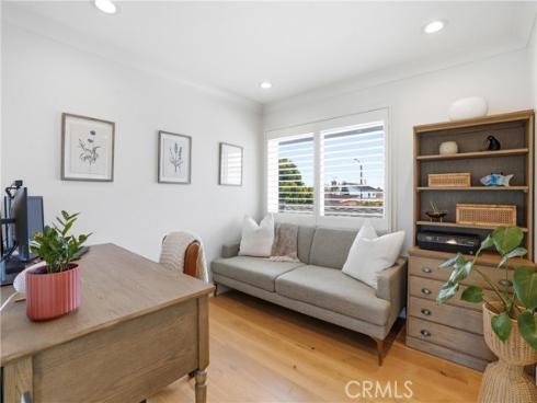 20082 Gothic Circle, Huntington Beach, CA