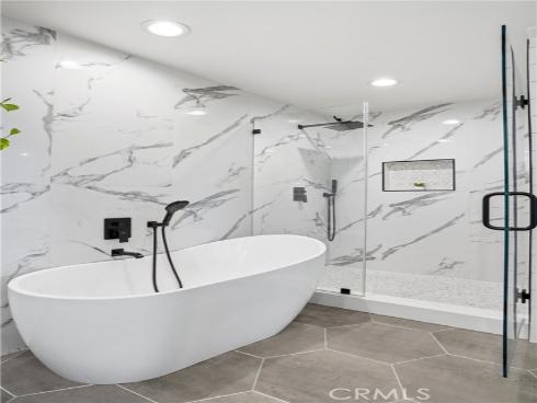 20082 Gothic Circle, Huntington Beach, CA