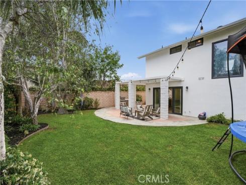 20082 Gothic Circle, Huntington Beach, CA