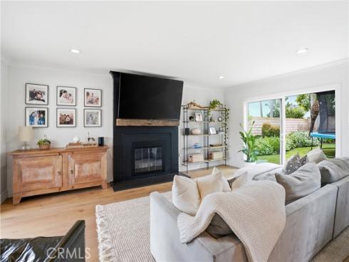 20082 Gothic Circle, Huntington Beach, CA