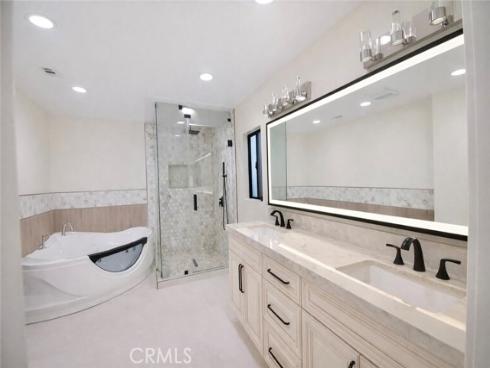 16572  Carousel Ln  , Huntington Beach, CA