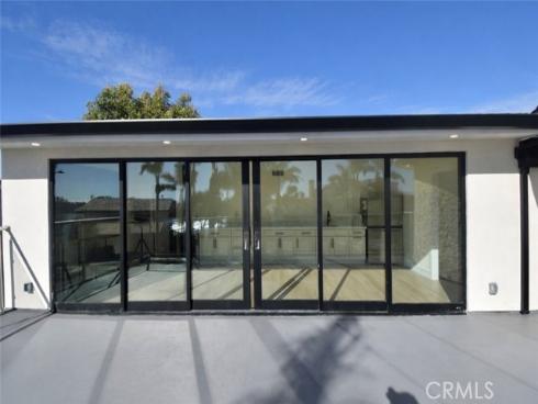 16572  Carousel Ln  , Huntington Beach, CA