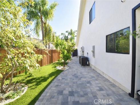 16572  Carousel Ln  , Huntington Beach, CA