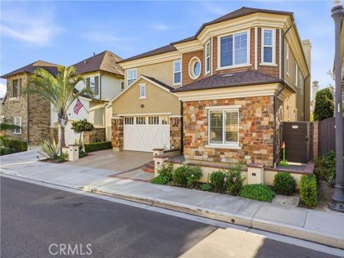 17491  Oakbluffs Lane  , Huntington Beach, CA