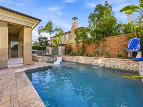 17491  Oakbluffs Lane  , Huntington Beach, CA