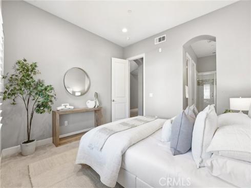 17491  Oakbluffs Lane  , Huntington Beach, CA