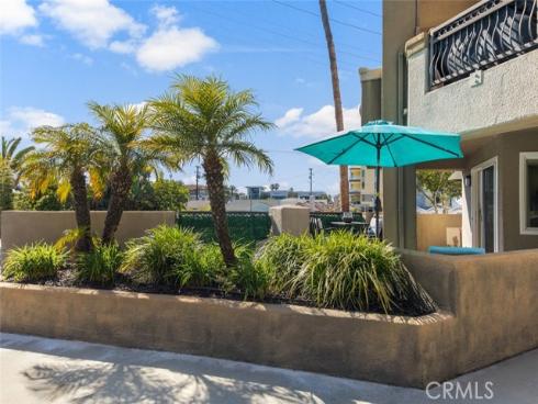 400  Lake  105 , Huntington Beach, CA