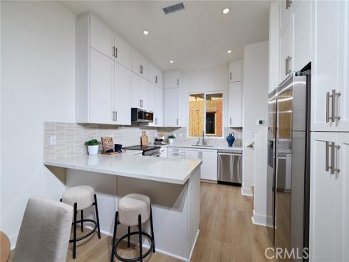 7255  Aura   Circle, Huntington Beach, CA