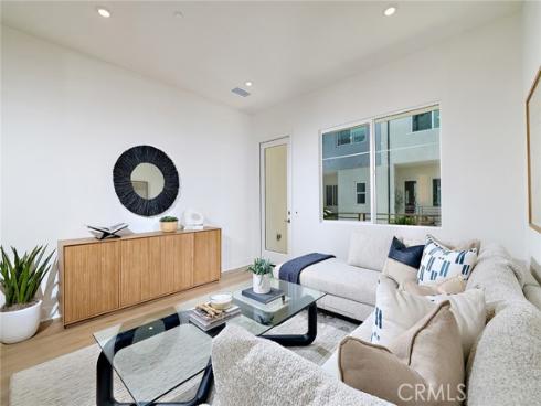 7255  Aura   Circle, Huntington Beach, CA