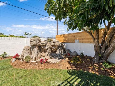 10321  Kamuela  , Huntington Beach, CA