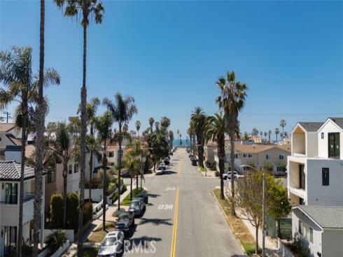 307  14th   Street, Huntington Beach, CA