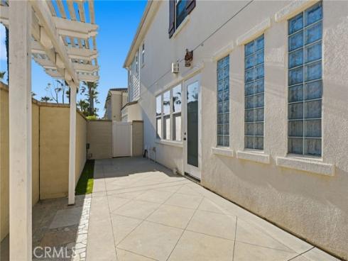 21445  Hayley  , Huntington Beach, CA