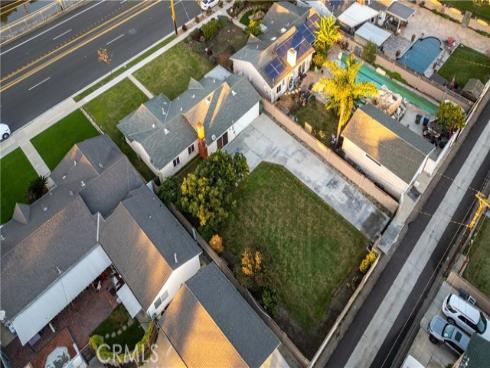 5082  Edinger   Avenue, Huntington Beach, CA