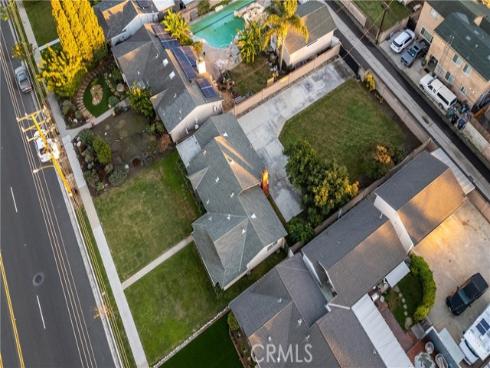 5082  Edinger   Avenue, Huntington Beach, CA