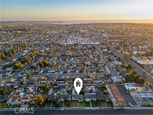 5082  Edinger   Avenue, Huntington Beach, CA