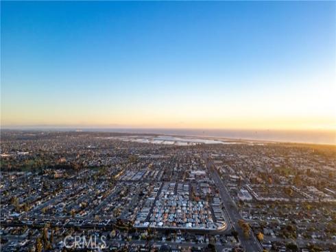5082  Edinger   Avenue, Huntington Beach, CA