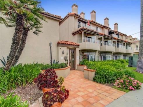 1400  Pacific Coast  305 , Huntington Beach, CA