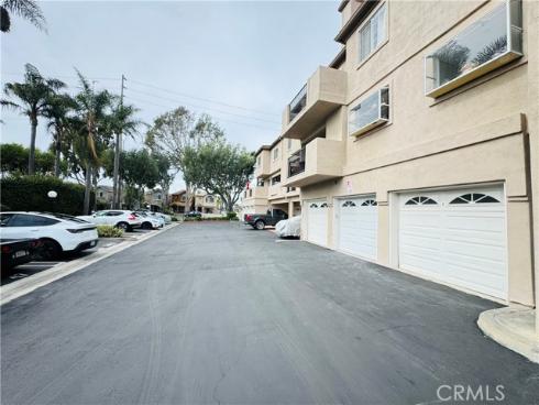 626  Lake  37  Street, Huntington Beach, CA