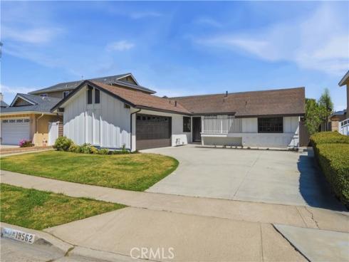 19562 Aragon Circle