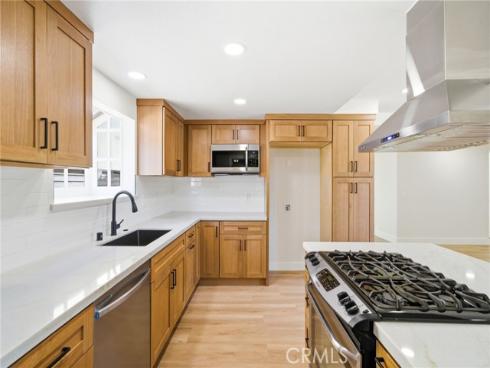 19562  Aragon   Circle, Huntington Beach, CA