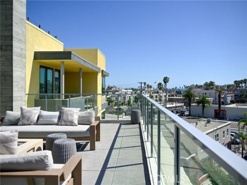 414  Main  400 , Huntington Beach, CA