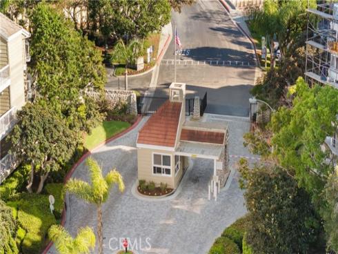 20251  Cape Coral  101  Lane, Huntington Beach, CA