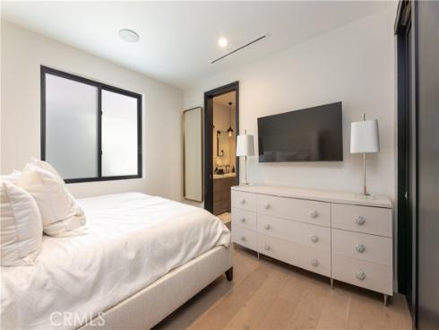 414  9th  , Huntington Beach, CA