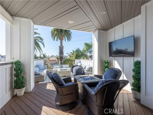 414  9th  , Huntington Beach, CA