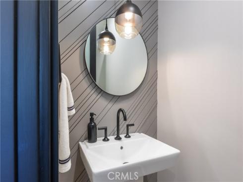 414  9th  , Huntington Beach, CA