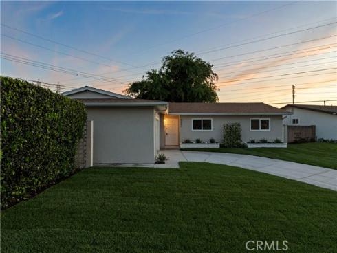 8662  Royer   Circle, Huntington Beach, CA