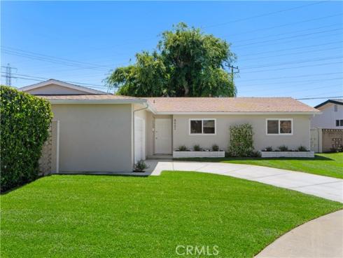 8662  Royer   Circle, Huntington Beach, CA