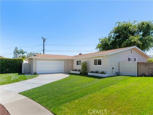 8662  Royer   Circle, Huntington Beach, CA