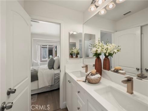 526 12th St , Huntington Beach, CA