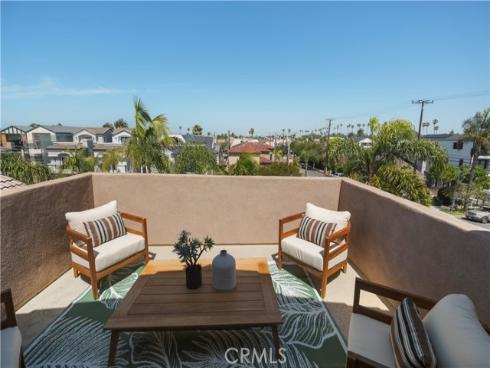 526 12th St , Huntington Beach, CA