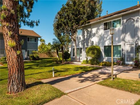 19752  Bromley  9  Lane, Huntington Beach, CA