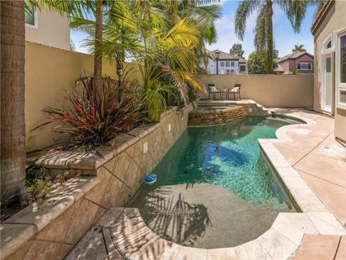 19076 Stonehurst , Huntington Beach, CA