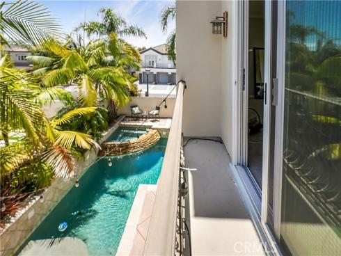 19076 Stonehurst , Huntington Beach, CA