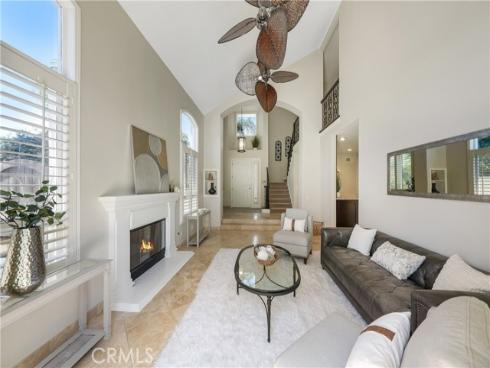 19076 Stonehurst , Huntington Beach, CA