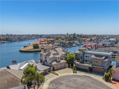 3352  Bounty  , Huntington Beach, CA