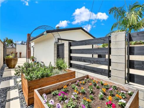8401 Indianapolis , Huntington Beach, CA