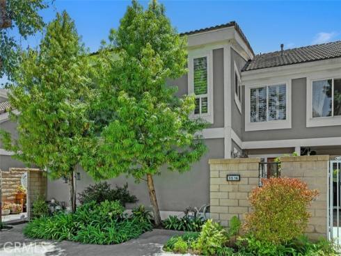 3516  Windspun  , Huntington Beach, CA