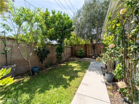 8282 Delfino Circle, Huntington Beach, CA