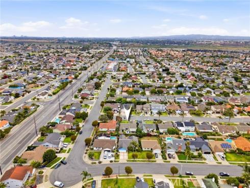 21551 Kanakoa Lane, Huntington Beach, CA