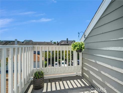 4682 Warner C304 Avenue, Huntington Beach, CA