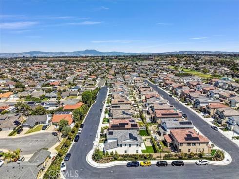 9602 Daybreak Drive, Huntington Beach, CA
