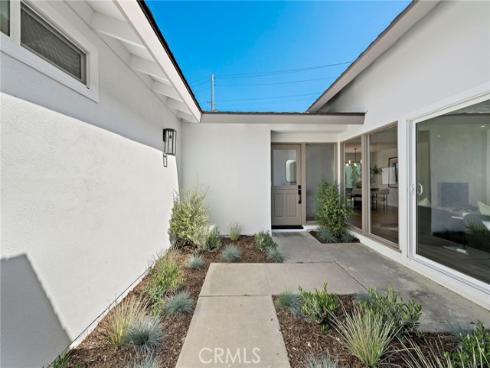 9202  Aloha   Drive, Huntington Beach, CA
