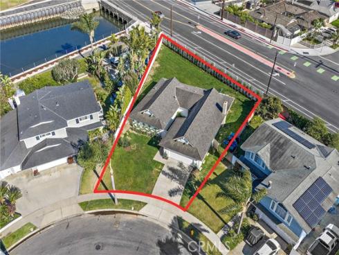 9202  Aloha   Drive, Huntington Beach, CA