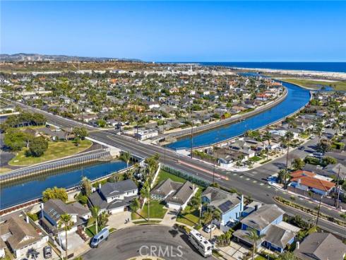 9202  Aloha   Drive, Huntington Beach, CA