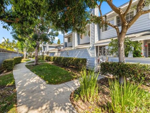 8120 Baymist C Drive, Huntington Beach, CA