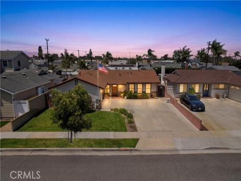 16301 Golden Gate Lane, Huntington Beach, CA